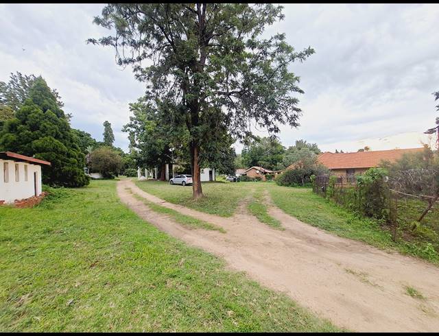 3 BEDROOM EQUESTRIAN PROPERTY FOR SALE IN BLUE HILLS